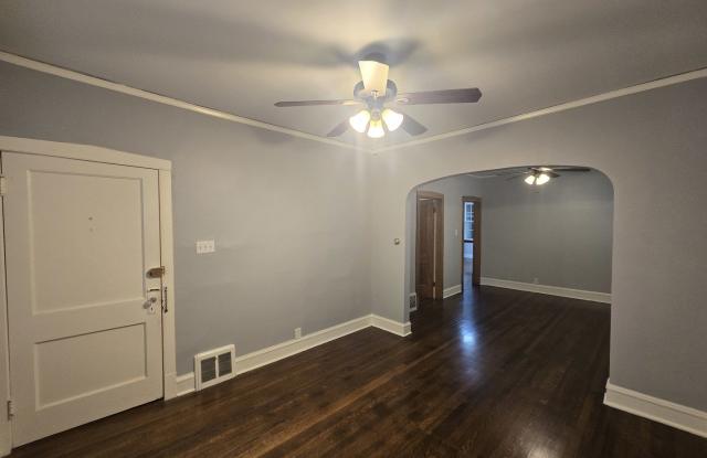 4116 N Maplewood Avenue Gallery 3