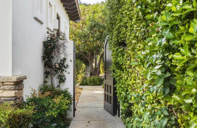45737 Club Drive Gallery 3