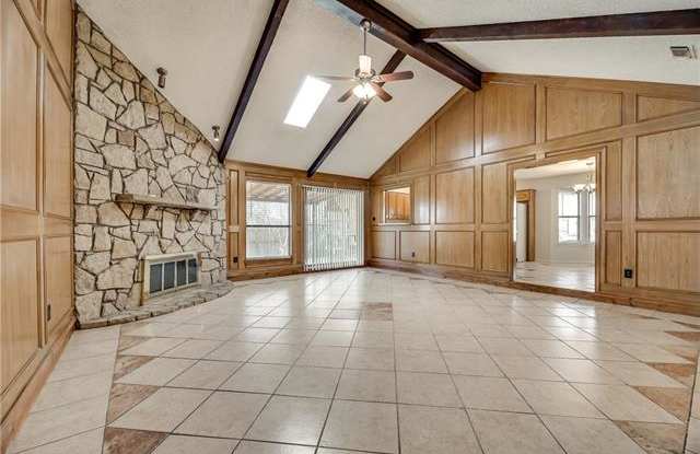 3025 Bluebonnet Lane Gallery 3