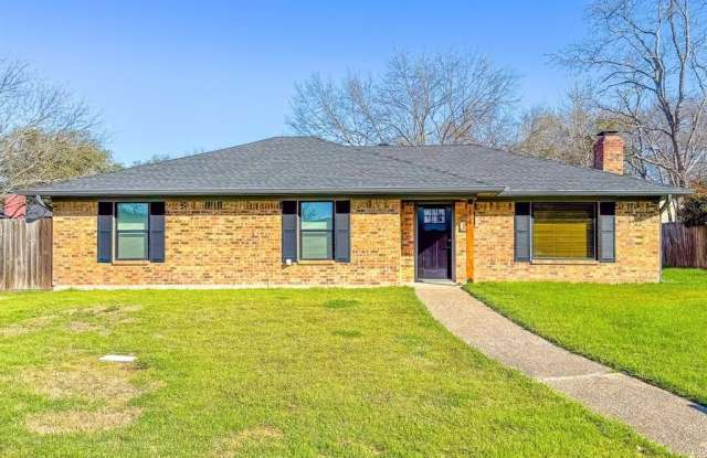 224 Churchill Avenue - 224 Churchill Avenue, Corsicana, TX 75110 224 Churchill Avenue - 224 Churchill Avenue, Corsicana, TX 75110