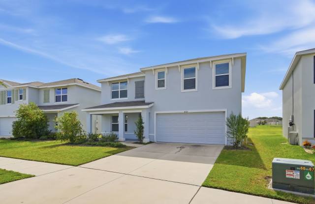 5BR/3BA Home with Large Backyard & Lawn Care Included Gallery 4