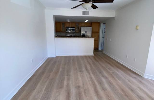 1BD/1BA Condo - Downstairs Unit - Parking - Spacious - REMODELED photos photos