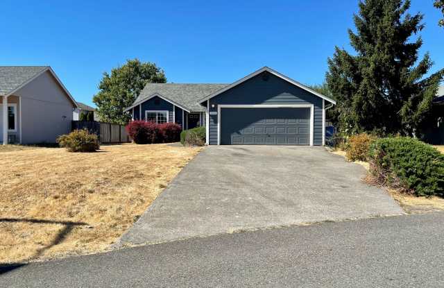 Adorable Open Layout 3BD/2BA Home Located In Town! 2 Living Rooms~Gas Fireplace~Fenced Yard! - 9808 Ramsay Drive Southeast, Yelm, WA 98597 Adorable Open Layout 3BD/2BA Home Located In Town! 2 Living Rooms~Gas Fireplace~Fenced Yard! - 9808 Ramsay Drive Southeast, Yelm, WA 98597