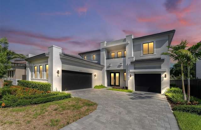 8283 SW 120th Ter - 8283 Southwest 120th Terrace, Kendall, FL 33156