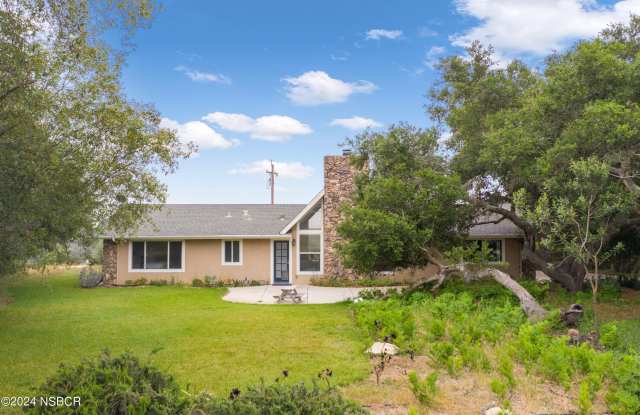 2500 Wild Oak Gallery 4