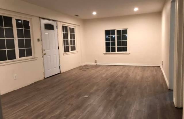 580 E Lemon Ave Gallery 2