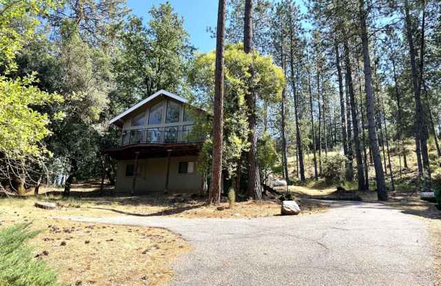 3 bedroom, 3 bath unfurnished or furnished home in Lake Wildwood, Penn Valley, CA 95946 Gallery 3