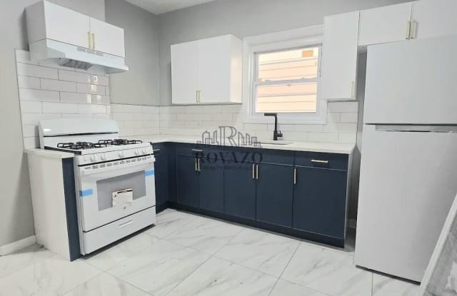 469 North Grove Street - 469 North Grove Street, East Orange, NJ 07017