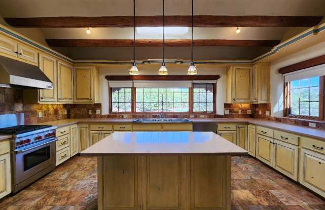 4 Palentine Road - 4 Palentine Road, Santa Fe County, NM 87506