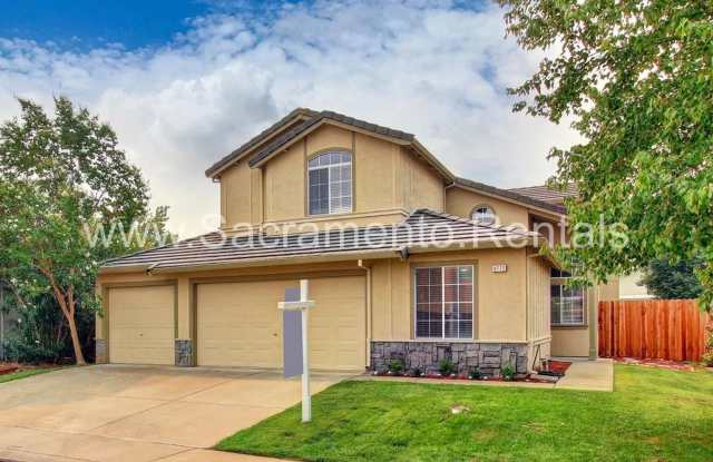 Spacious Elk Grove 5bd/3ba House with 3 Car Garage photos photos