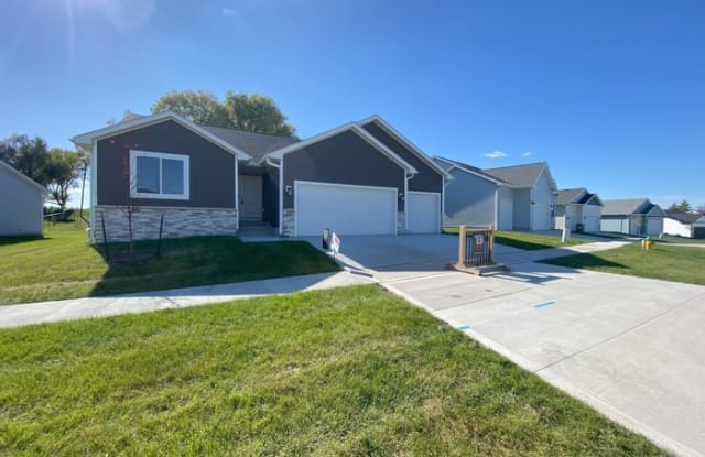 6646 Northeast 9th Court - 6646 Northeast 9th Court, Saylorville, IA 50023