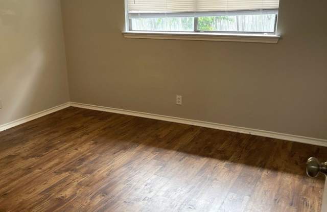 5634 LARKMEADOW DR Gallery 4
