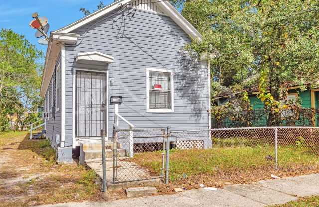 1553 West 35th Street photos photos