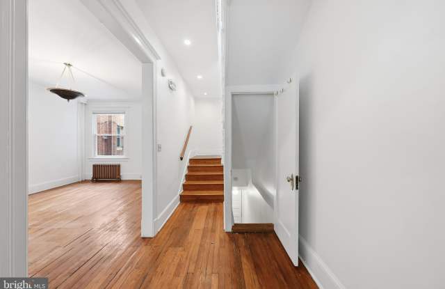 1419 MONROE Street NW Gallery 4