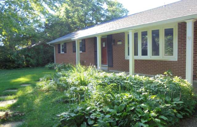 1112 GLADSTONE PL - 1112 Gladstone Place, Fort Hunt, VA 22308