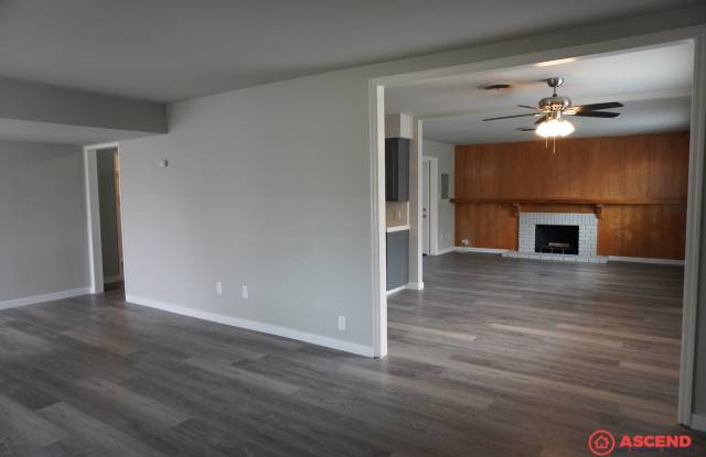 Spacious 4BD/2BA Home in 93309 – Solar Powered, Utilities Included! Gallery 4