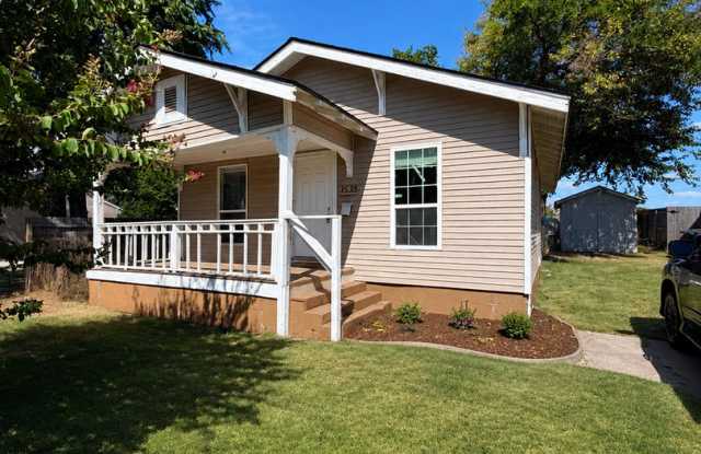 Charming Updated Bungalow with Character & Beautiful Hardwood Floors photos photos Charming Updated Bungalow with Character & Beautiful Hardwood Floors photos photos
