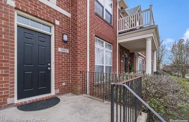 3082 CAMDEN Drive Gallery 2