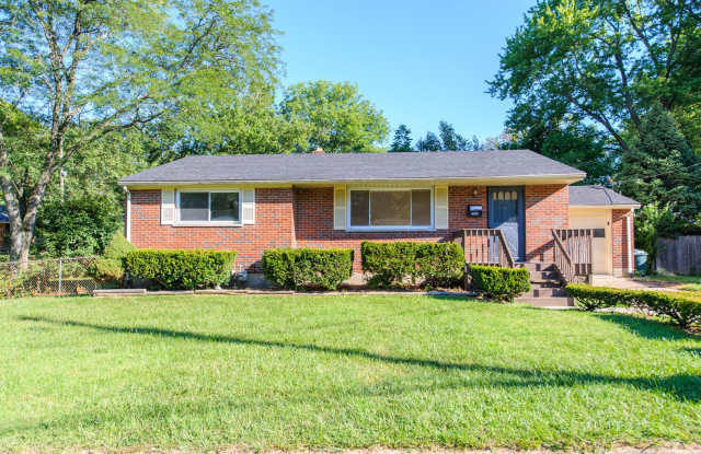 White Oak - Charming 3bed ranch w fenced yard and garage photos photos
