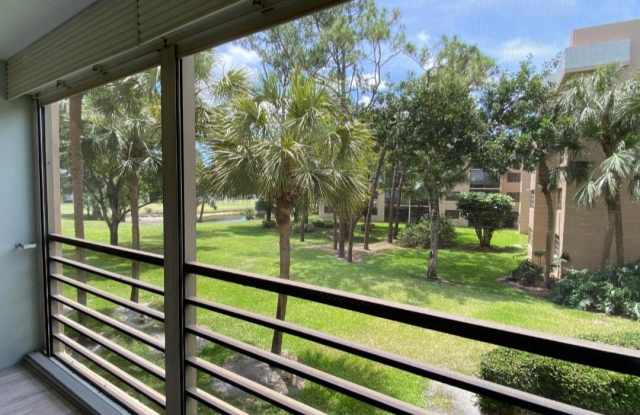 4700 Lucerne Lakes Boulevard photos photos