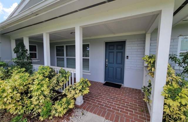 2805 13th St photos photos