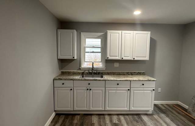 4bd Single Garfield Water/Sewer included Gallery 3