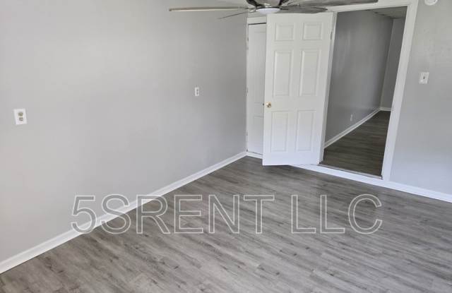 236 S Mary Ellen St Apt A photos photos