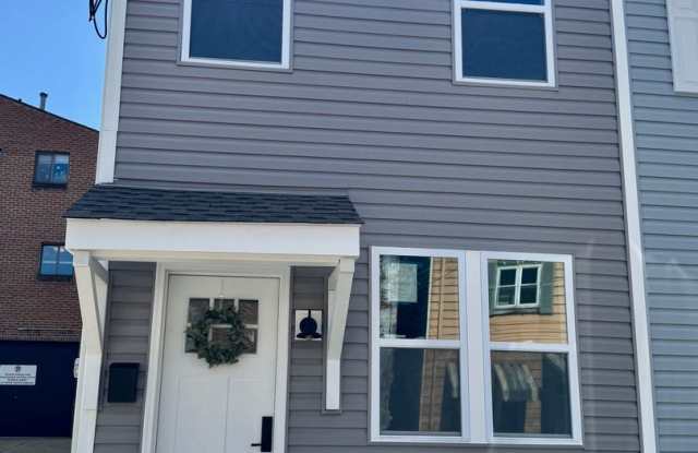 Luxury 3-Bedroom, 2-Bathroom House in Southside! photos photos