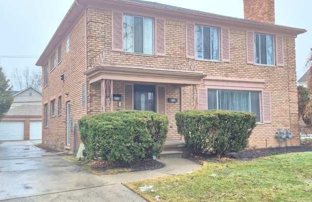 832 Harcourt Road - 832 Harcourt Road, Grosse Pointe Park, MI 48230