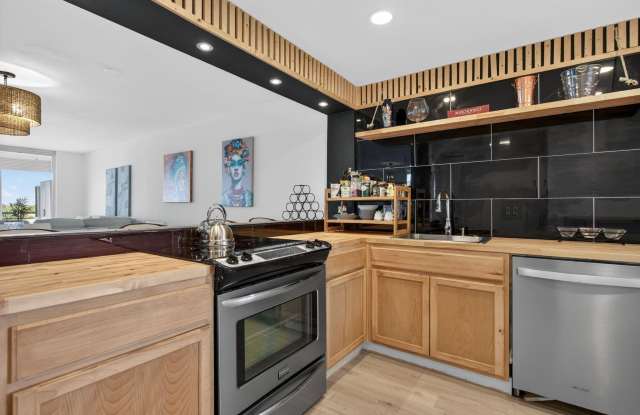 3960 Oaks Clubhouse Drive unit: 512 photos photos