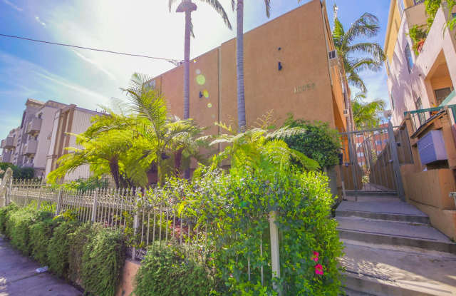13952 Moorpark St. photos photos