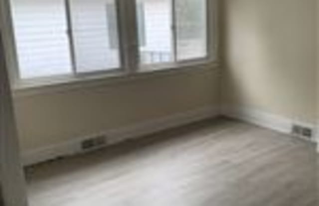 1813 Delaware Street Gallery 2
