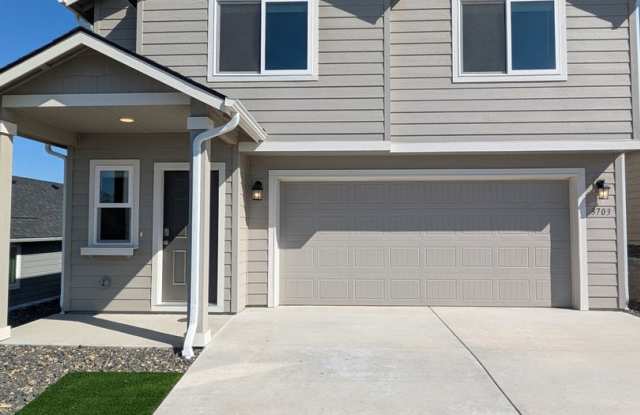 Brand new 3 bedroom/2.5 bathroom ready for move in Gallery 1