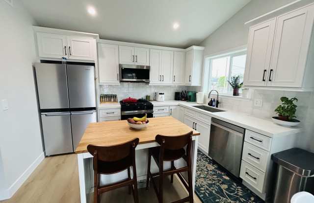 4415 Catalpa St photos photos