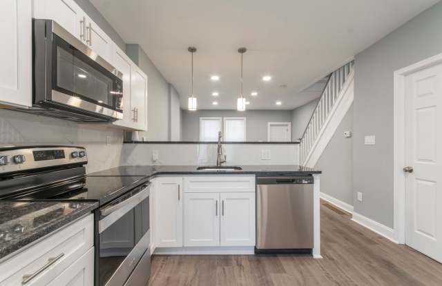 Gorgeous ~ Spacious ~ Brand New 3 Bedroom House For rent ~ must see ~ 1.5 Baths photos photos