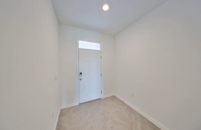 Gorgeous Townhome in Farm At Varrea Gallery 3