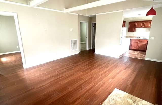 2 Bedroom 1 Bath Culdesac Duplex in Inglewood for Rent.  It’s great! photos photos
