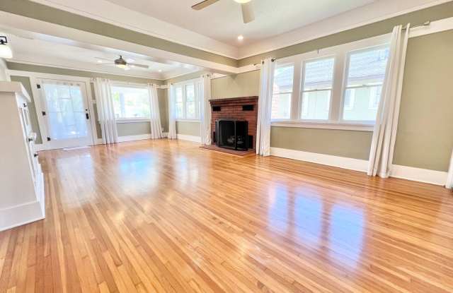 Charming 2BD/1BA with Hardwood Floors & Spacious Backyard Near Colorado Lagoon photos photos