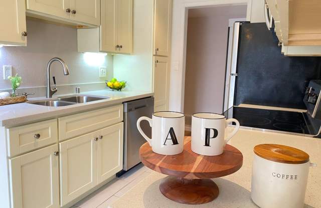 Advent- Beautiful Condo W/ Direct Pool Access, Bonus Room,  Gated Parking!! - 330 Vernon Street, Oakland, CA 94610