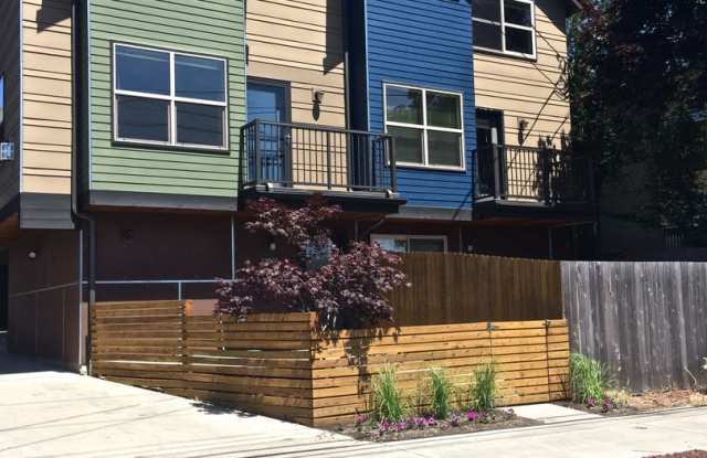 3 bed 2.5 bath, Spacious BALLARD TOWNHOUSE! photos photos