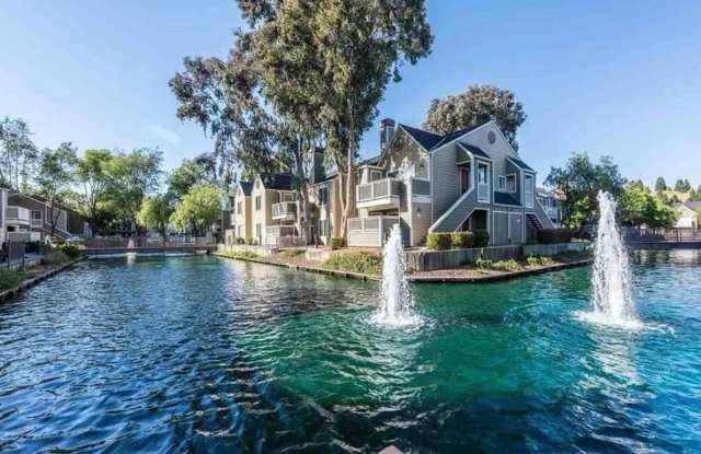 Beautiful 2-Bedroom Condo with Serene Water Views and Modern Amenities photos photos