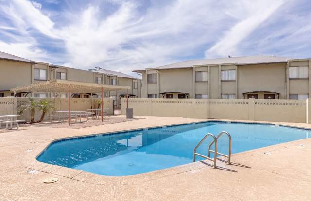 Cypress Manor Apartments Gallery 3