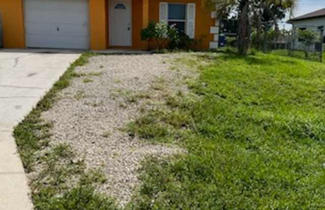 Beautiful 3 Bedroom, 2 Bath Home with 1 Car Garage Gallery 1
