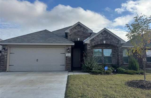 912 Madeline photos photos