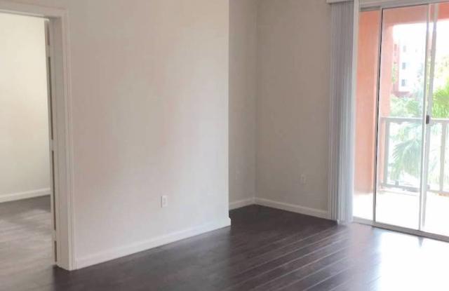 Amazing unfurnished 2 bedroom condo at Park Avenue Condominiums photos photos