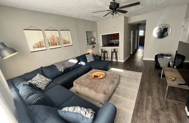 North Shore - 4 BR, 2 Bath with High-End Kitchen photos photos
