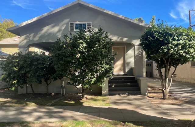 Single Family Home in Midtown w/Garage Gallery 3