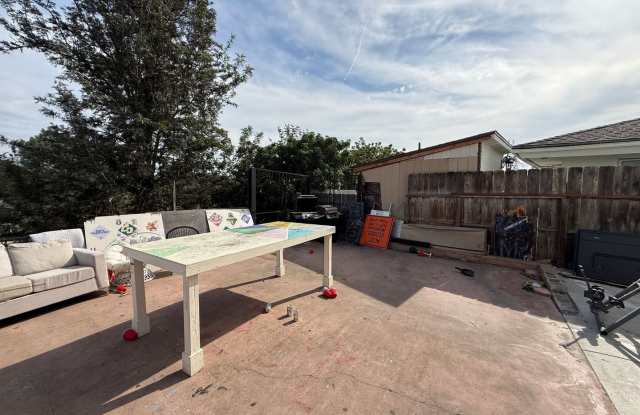 Spacious 5 Bedroom 3 Bath House on Prime Dorothy Way - POOL!! (Lease out, pending signatures. Check back in a few days!) Gallery 3