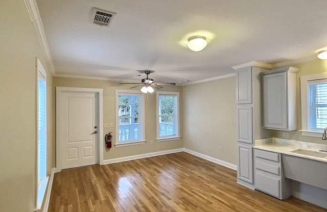 602 Cottage Square Gallery 2
