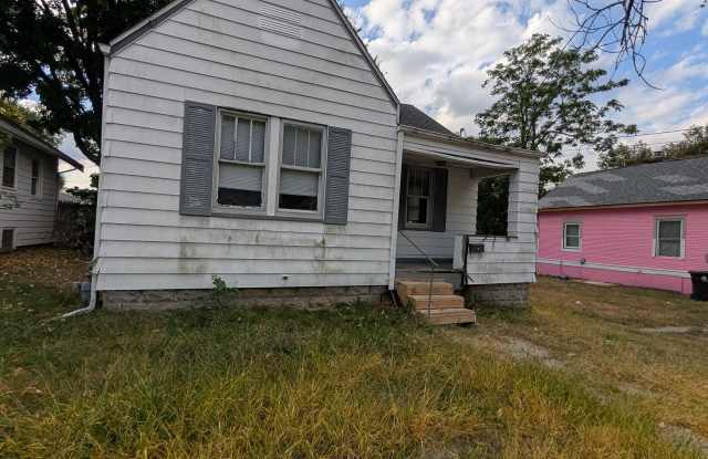 812 W Mac Queen Ave photos photos